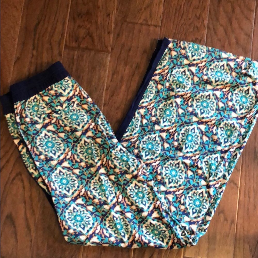 Patterned Palazzo Pants - Picture 2 of 6